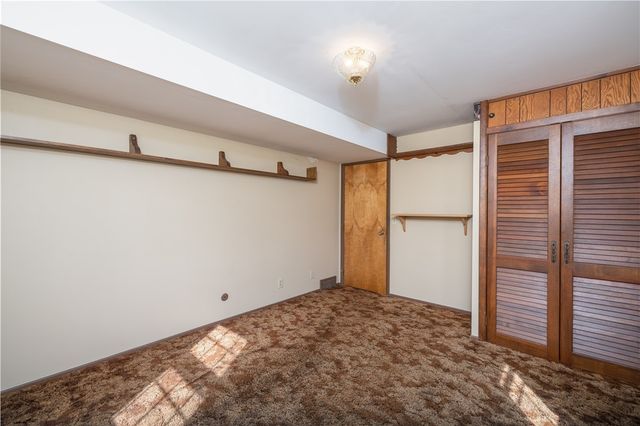 566 Black Walnut Drive, Greece, NY 14615