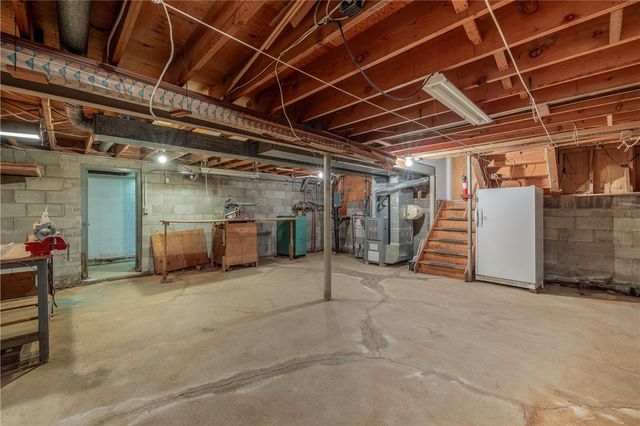 566 Black Walnut Drive, Greece, NY 14615