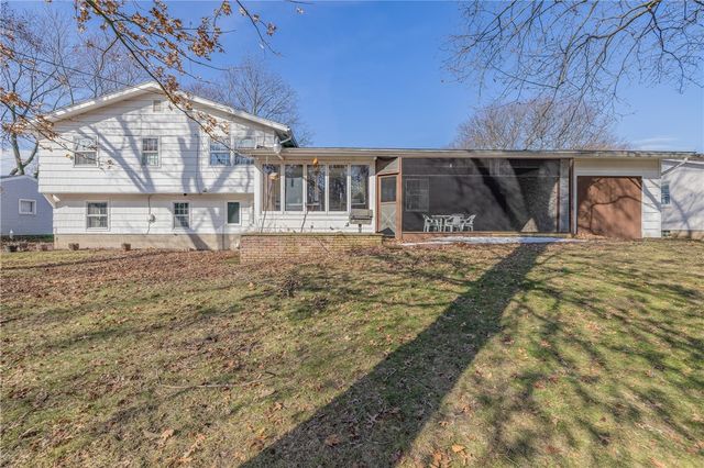 566 Black Walnut Drive, Greece, NY 14615