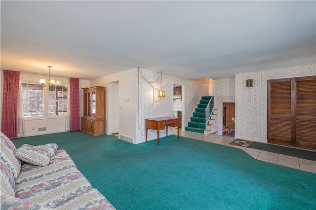 566 Black Walnut Drive, Greece, NY 14615