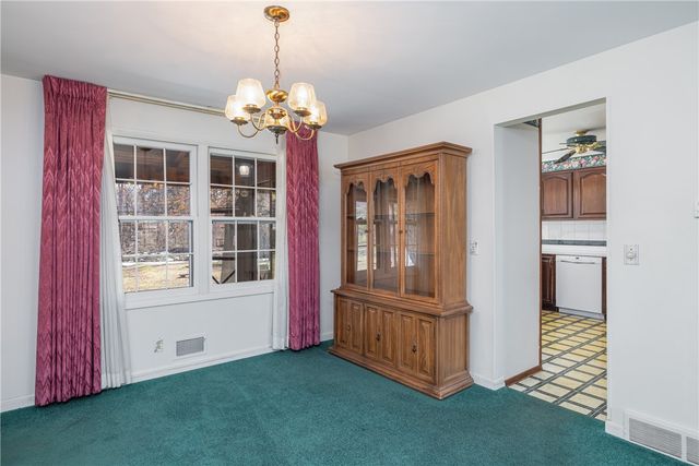 566 Black Walnut Drive, Greece, NY 14615