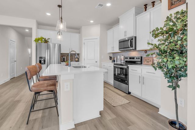 4200 Skyridge Dr, Nashville, TN 37207