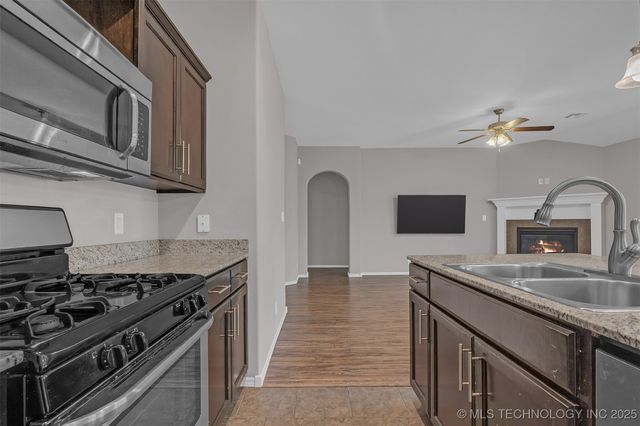 15304 E 110th Street N, Owasso, OK 74055