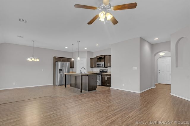 15304 E 110th Street N, Owasso, OK 74055