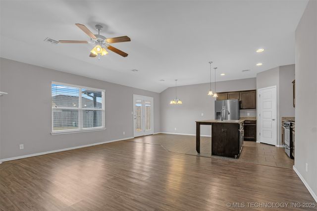 15304 E 110th Street N, Owasso, OK 74055