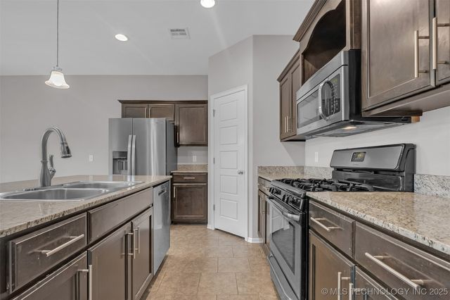 15304 E 110th Street N, Owasso, OK 74055