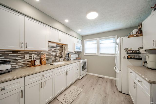 1710 E 22nd Street, Muncie, IN 47302