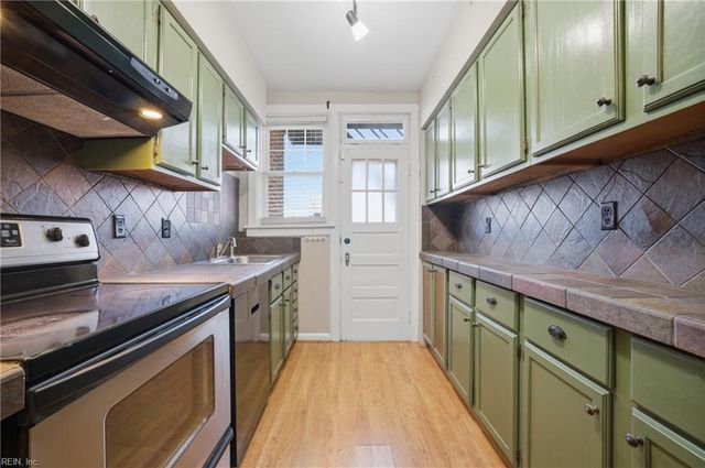 742 Washington Park Apt C1, Norfolk, VA 23517