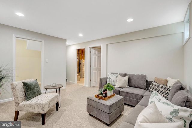 8304 LINDSIDE WAY, Springfield, VA 22153
