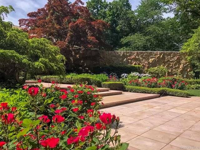 101 Wheatley Road, Old Westbury, NY 11568