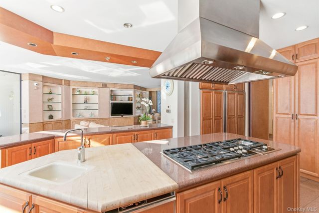 101 Wheatley Road, Old Westbury, NY 11568