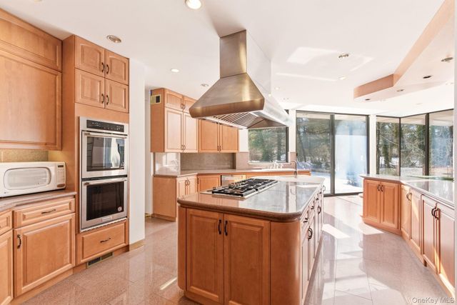 101 Wheatley Road, Old Westbury, NY 11568