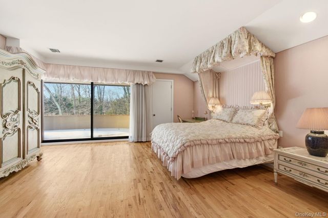 101 Wheatley Road, Old Westbury, NY 11568