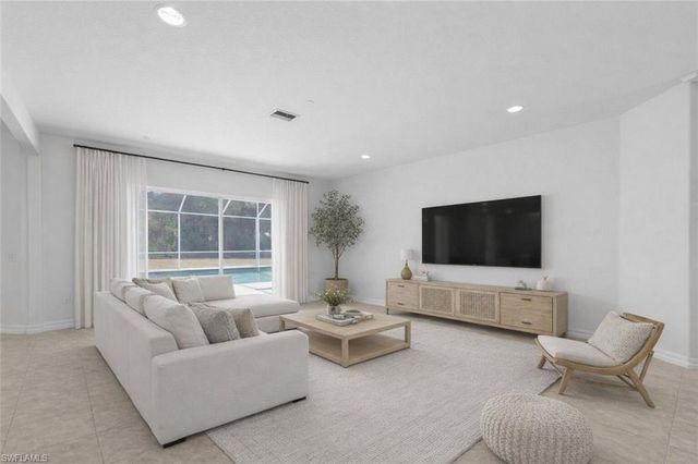 9623 Springlake CIR, Estero, FL 33928