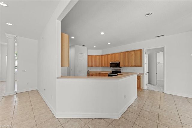 9623 Springlake CIR, Estero, FL 33928