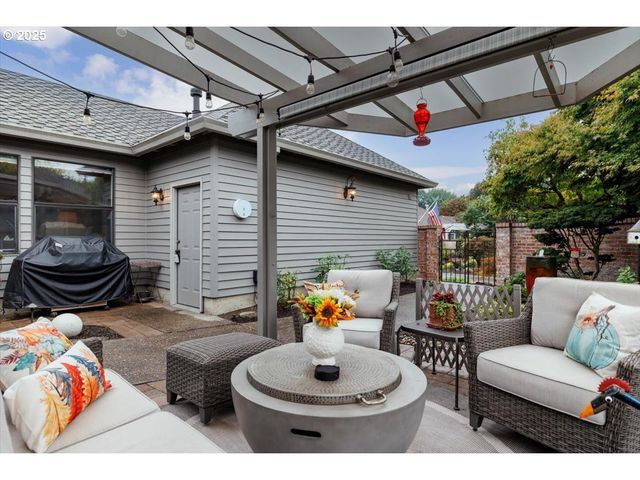 7463 Sw LAKESIDE Loop, Wilsonville, OR 97070