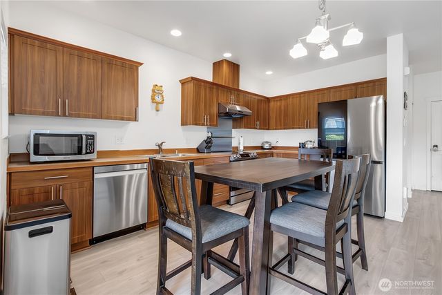 990 43rd Court NE, Auburn, WA 98002