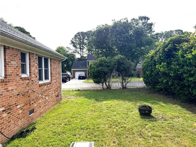 5304 Gale DR, Virginia Beach, VA 23464