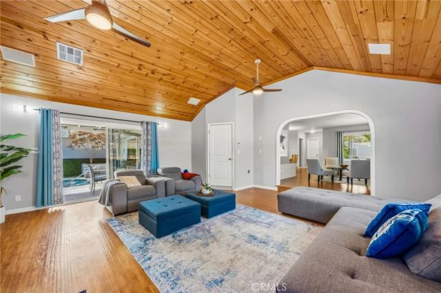 2956 Ladoga Avenue, Long Beach, CA 90815
