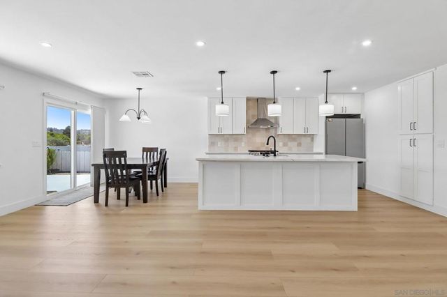 16763 Pinata, San Diego, CA 92128
