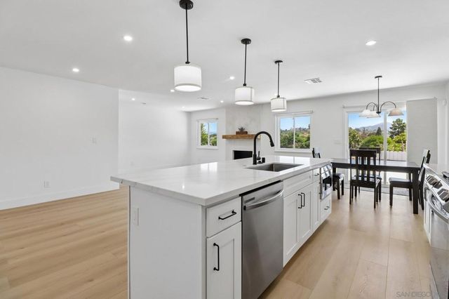 16763 Pinata, San Diego, CA 92128