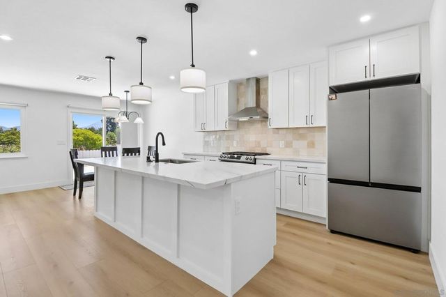 16763 Pinata, San Diego, CA 92128