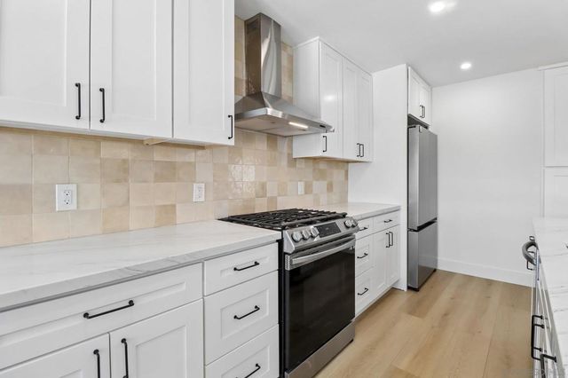 16763 Pinata, San Diego, CA 92128