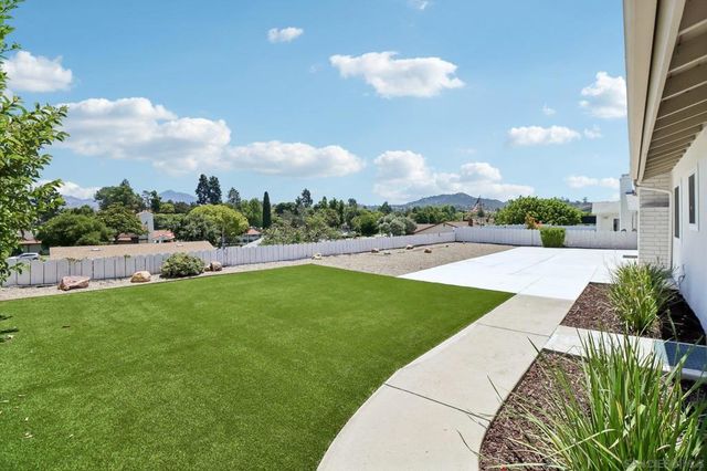 16763 Pinata, San Diego, CA 92128