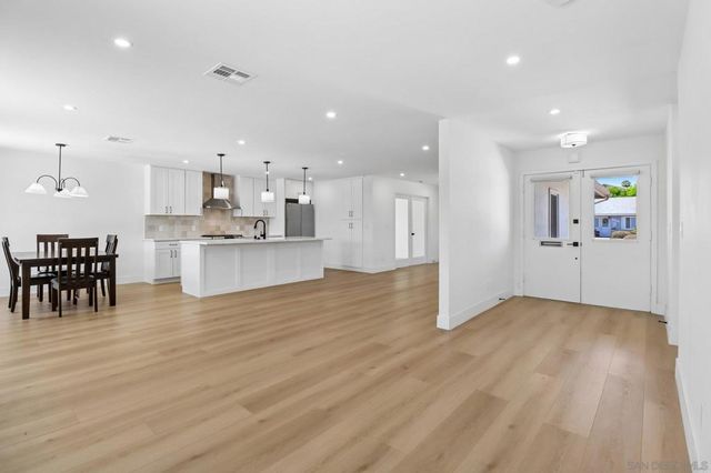16763 Pinata, San Diego, CA 92128