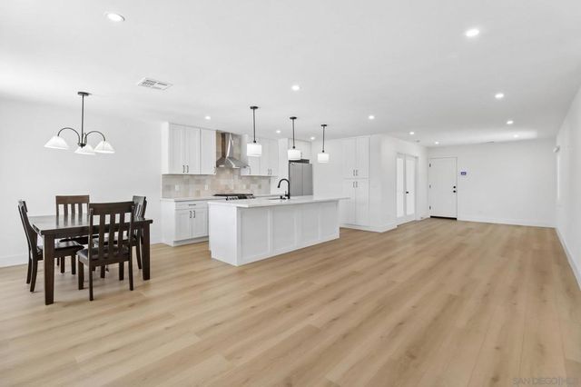 16763 Pinata, San Diego, CA 92128