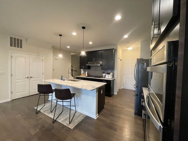 43590 Chancellor Lane, Novi City, MI 48375