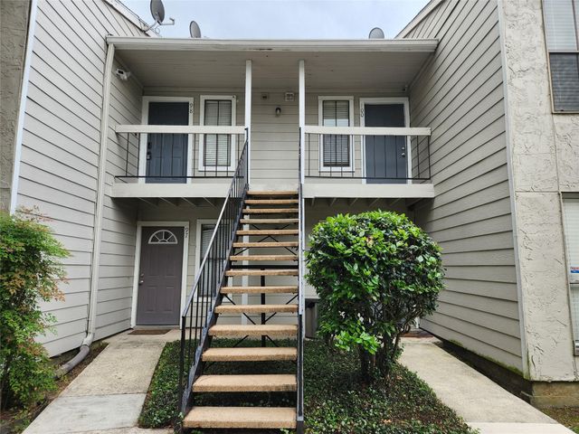 17401 Red Oak Drive 100, Houston, TX 77090