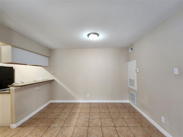 17401 Red Oak Drive 100, Houston, TX 77090