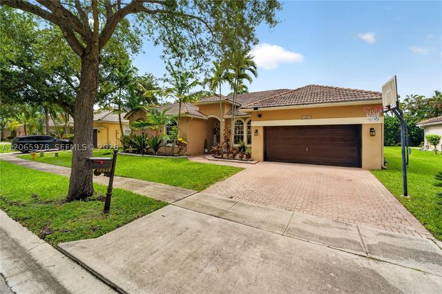 12617 NW 23rd St, Pembroke Pines, FL 33028
