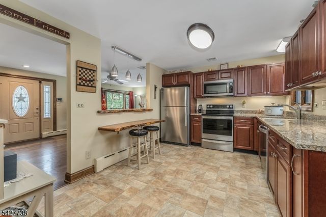 106 Liggett Blvd, Pohatcong Twp., NJ 08865