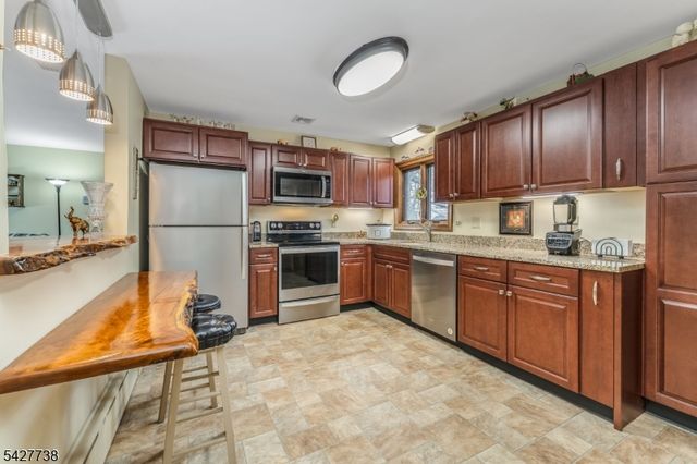 106 Liggett Blvd, Pohatcong Twp., NJ 08865