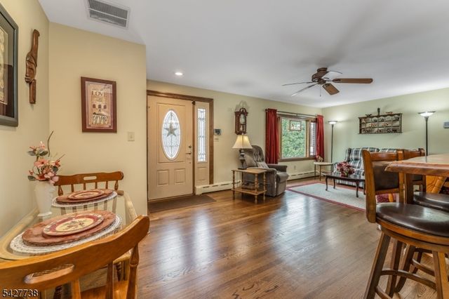106 Liggett Blvd, Pohatcong Twp., NJ 08865