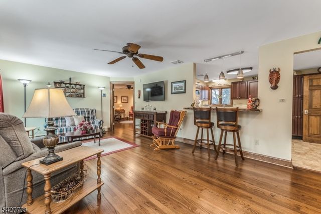 106 Liggett Blvd, Pohatcong Twp., NJ 08865