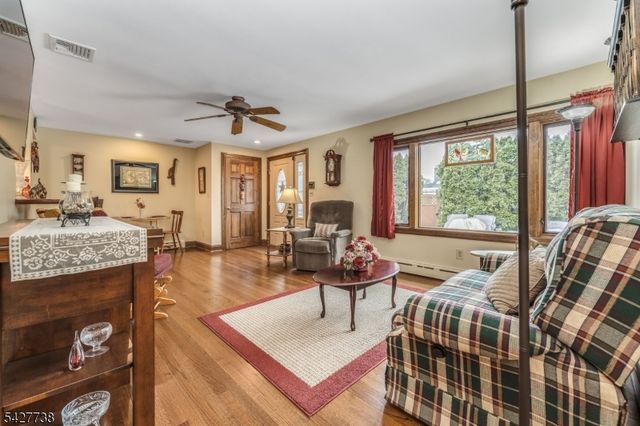 106 Liggett Blvd, Pohatcong Twp., NJ 08865