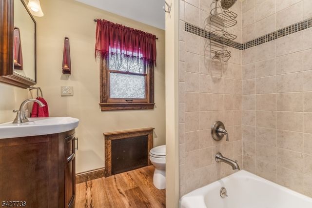 106 Liggett Blvd, Pohatcong Twp., NJ 08865