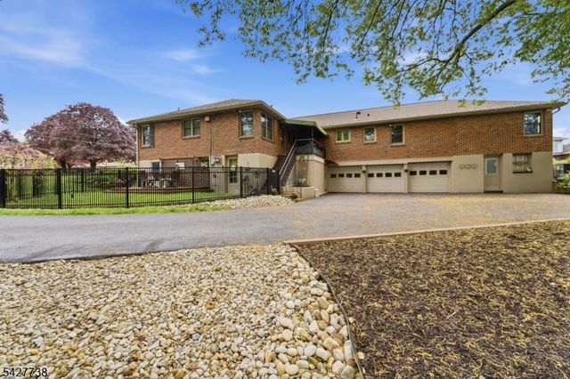 106 Liggett Blvd, Pohatcong Twp., NJ 08865