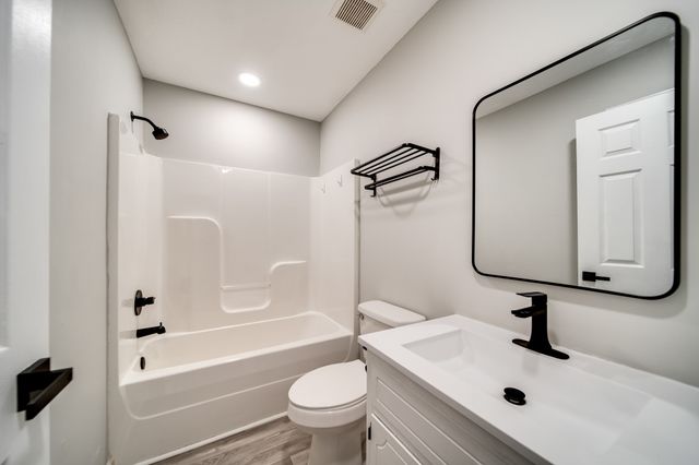 1016 Swift Dr Apt A, Clarksville, TN 37040