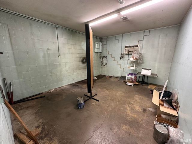 322 W 3rd Street, Bloomington, IN 47404