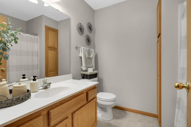 20062 Heritage Drive, Lakeville, MN 55044