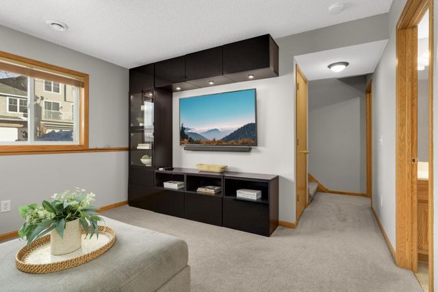 20062 Heritage Drive, Lakeville, MN 55044