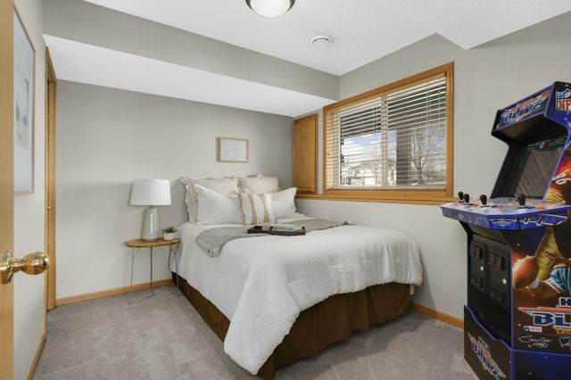 20062 Heritage Drive, Lakeville, MN 55044