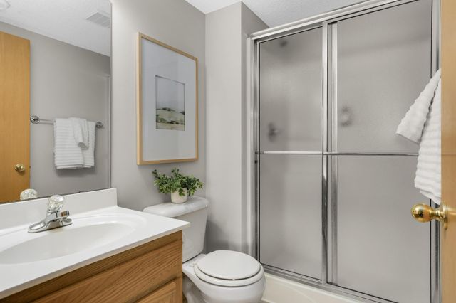 20062 Heritage Drive, Lakeville, MN 55044