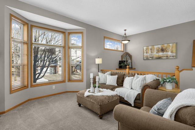 20062 Heritage Drive, Lakeville, MN 55044