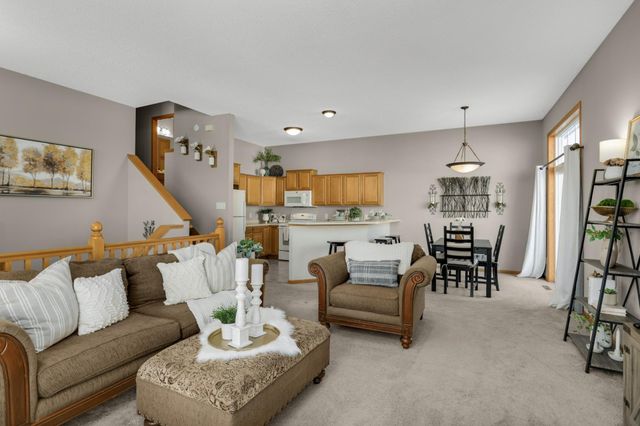 20062 Heritage Drive, Lakeville, MN 55044