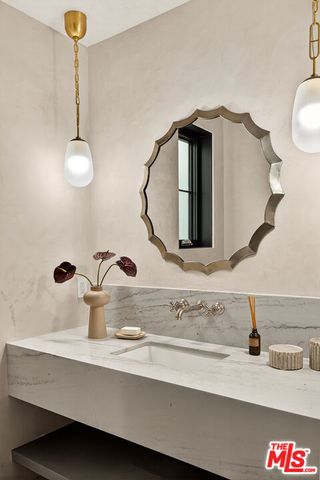 461 26th Street, Manhattan Beach, CA 90266